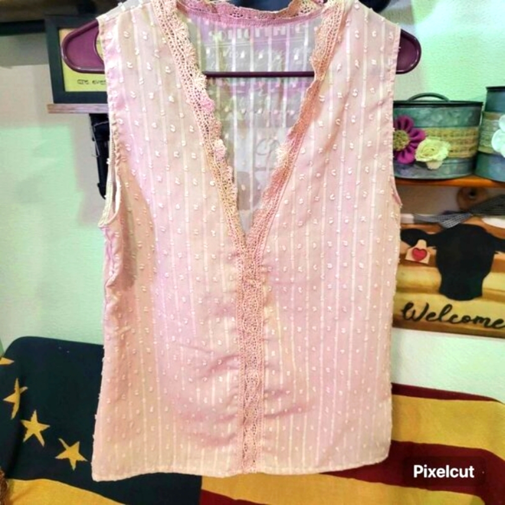 Zulilly blush colored lace top sizeM